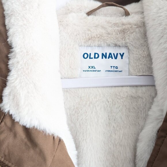 Old Navy Water-Resistant Faux-Fur Lined Hooded Jacket - Picture 3 of 10